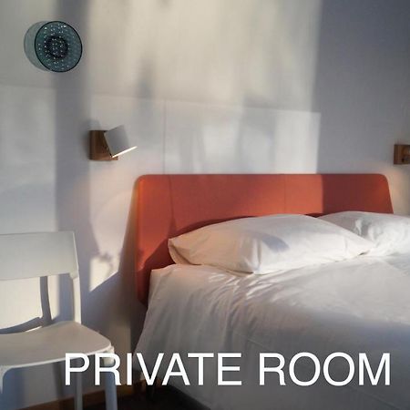 Room With A Few Amsterdam Exteriör bild
