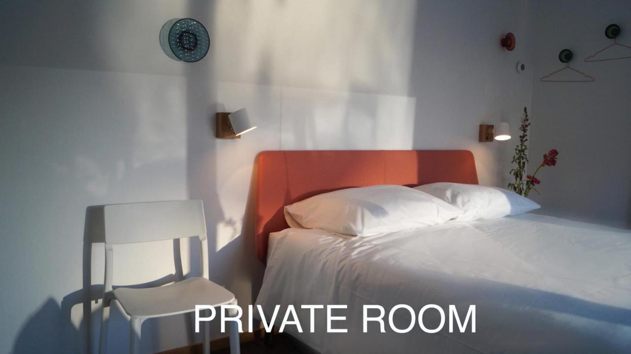Room With A Few Amsterdam Exteriör bild