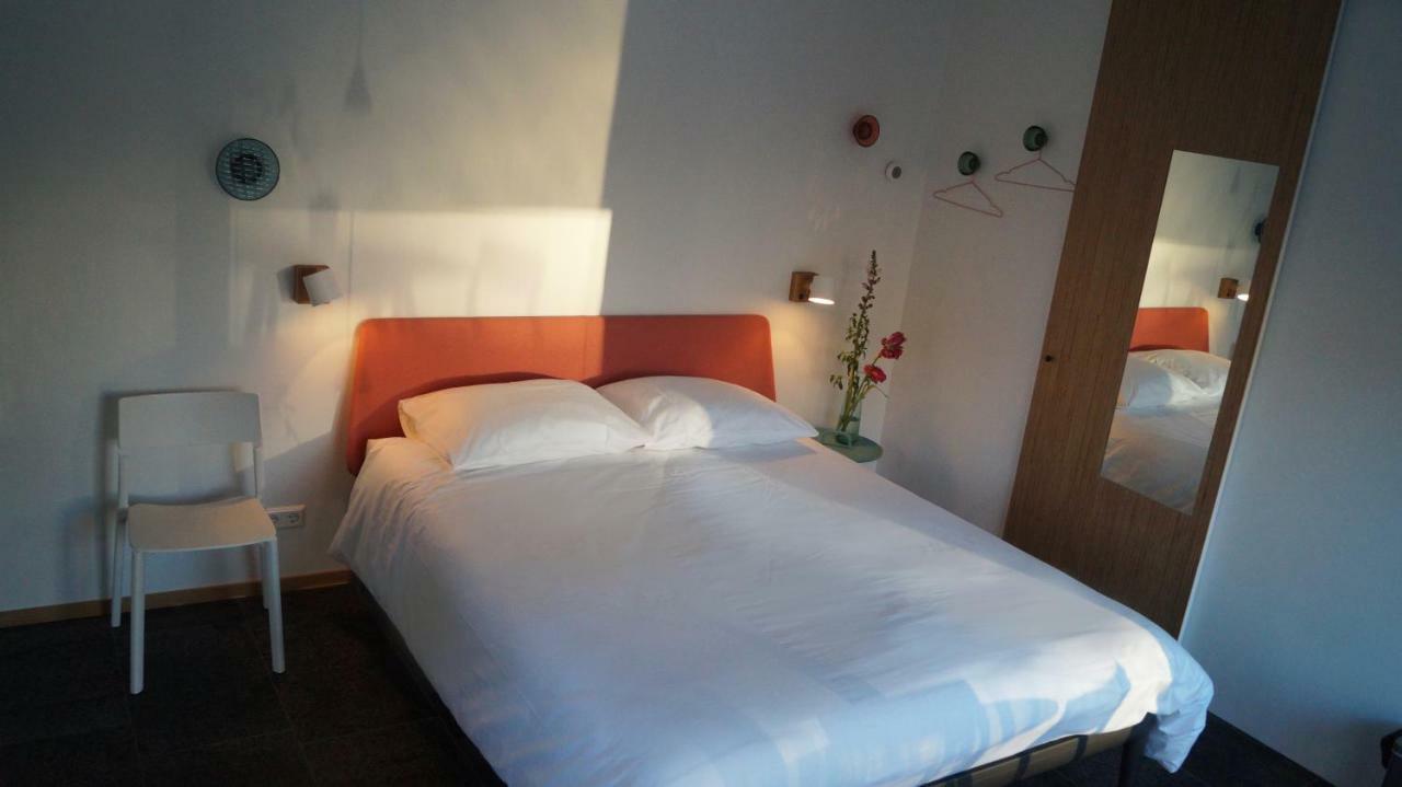 Room With A Few Amsterdam Exteriör bild